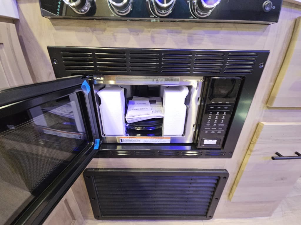 2026 Forest River RV 2026 Forest River RV Cherokee Grey Wolf - thumbnail 22