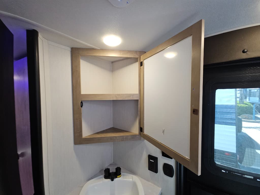 2026 Forest River RV 2026 Forest River RV Cherokee Grey Wolf - thumbnail 36