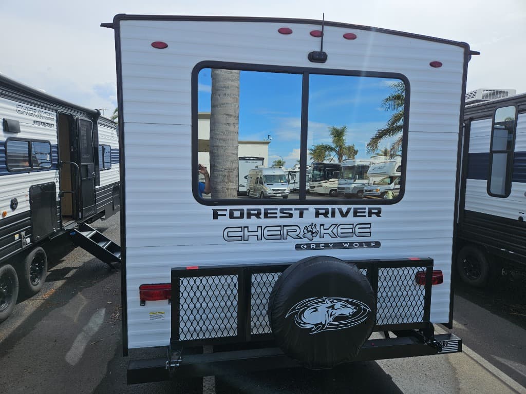 2026 Forest River 2026 Forest River Cherokee Grey Wolf - thumbnail 4