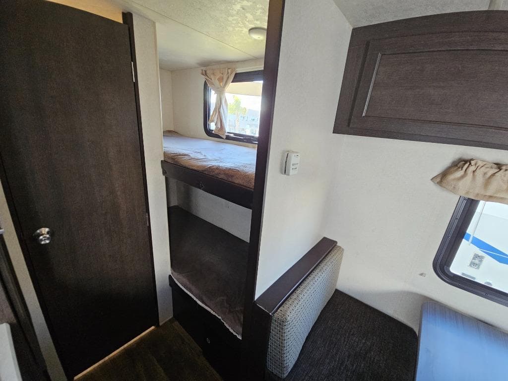 2018 Forest River RV 2018 Forest River RV Evo - thumbnail 14