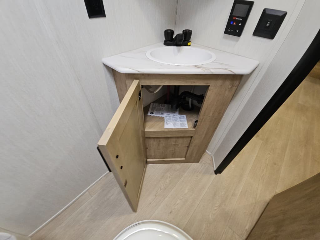 2026 Forest River 2026 Forest River Cherokee Wolf Pup - thumbnail 32