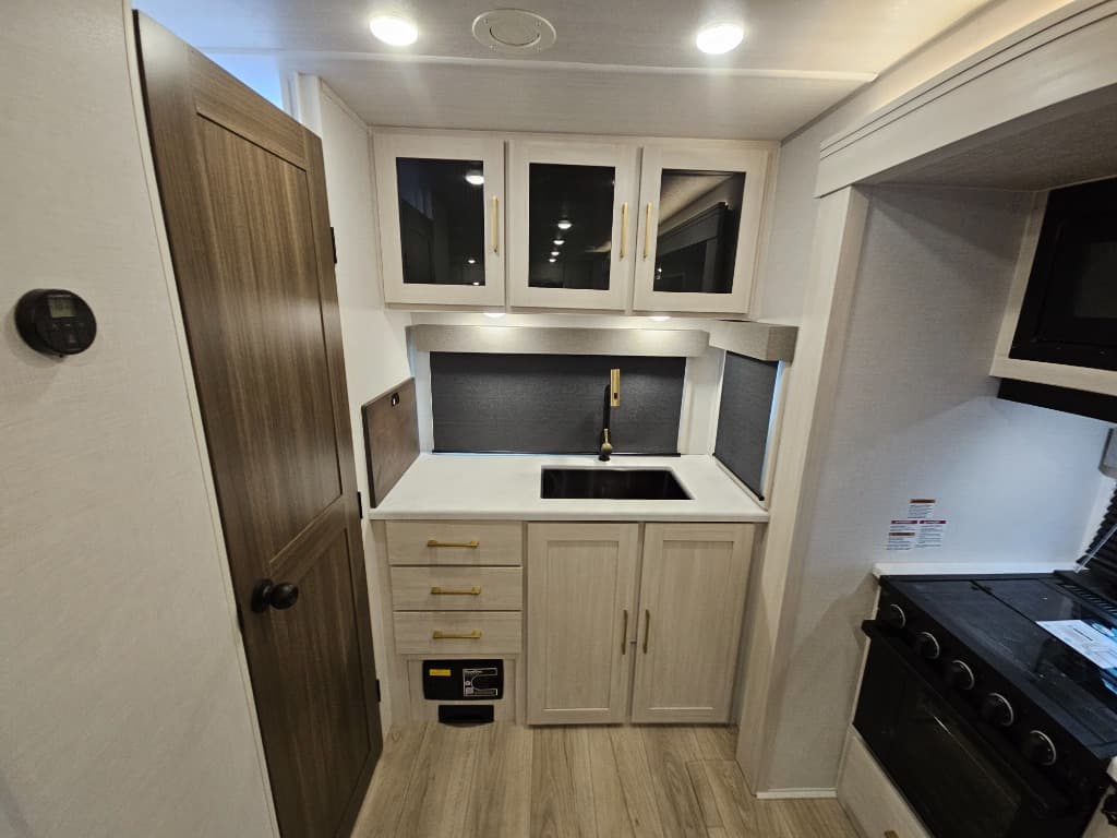 2026 Forest River 2026 Forest River Surveyor Legend - thumbnail 15