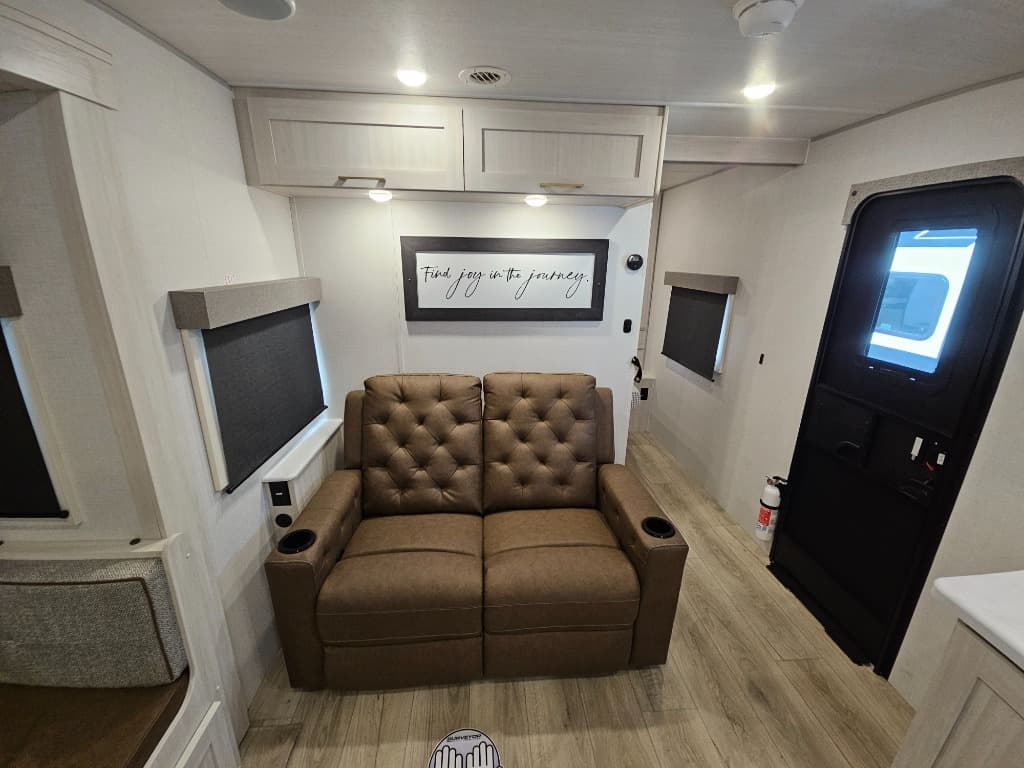 2026 Forest River 2026 Forest River Surveyor Legend - thumbnail 25