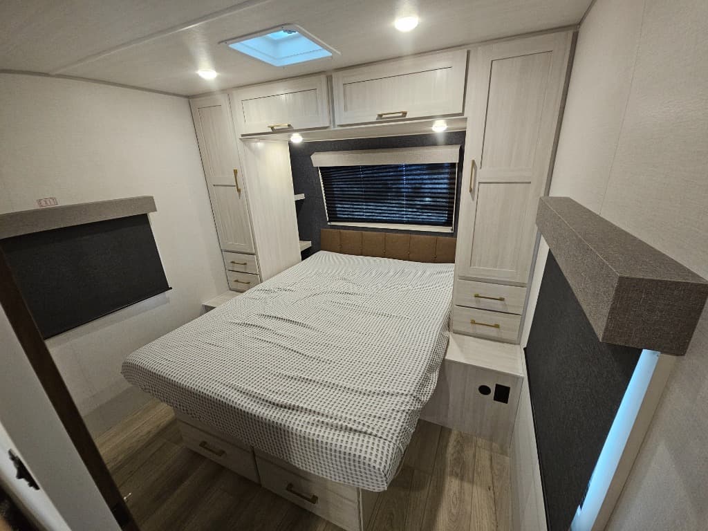 2026 Forest River 2026 Forest River Surveyor Legend - thumbnail 28