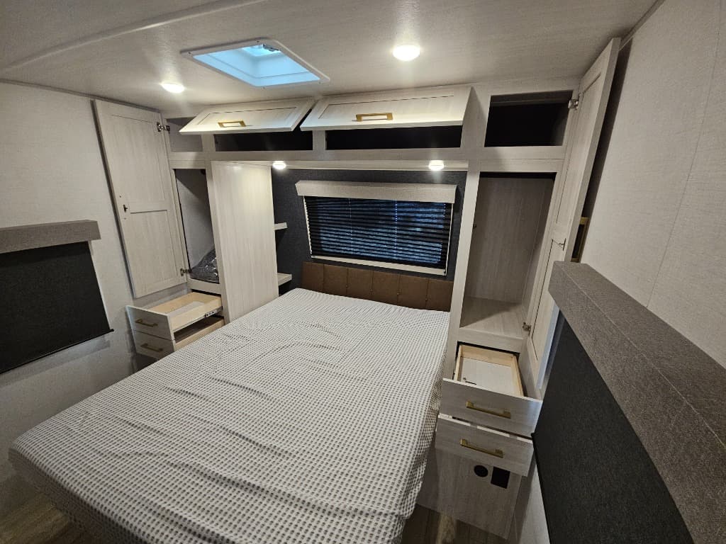 2026 Forest River 2026 Forest River Surveyor Legend - thumbnail 31