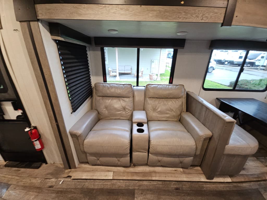 2021 Keystone RV 2021 Keystone RV Outback Ultra-Lite - thumbnail 10