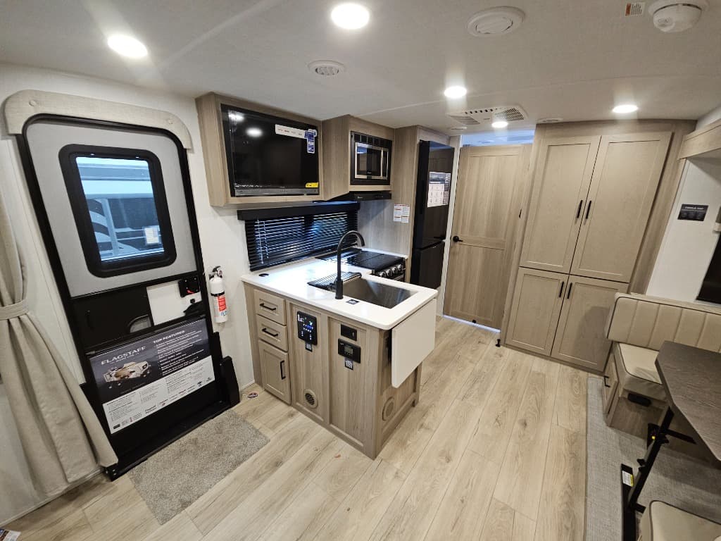 2026 Forest River 2026 Forest River Flagstaff Micro Lite - thumbnail 15