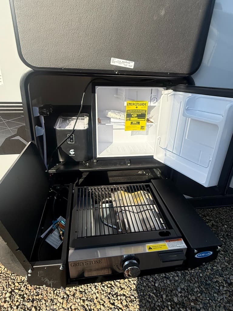 2026 Forest River 2026 Forest River Cherokee Grey Wolf Black Label - thumbnail 6