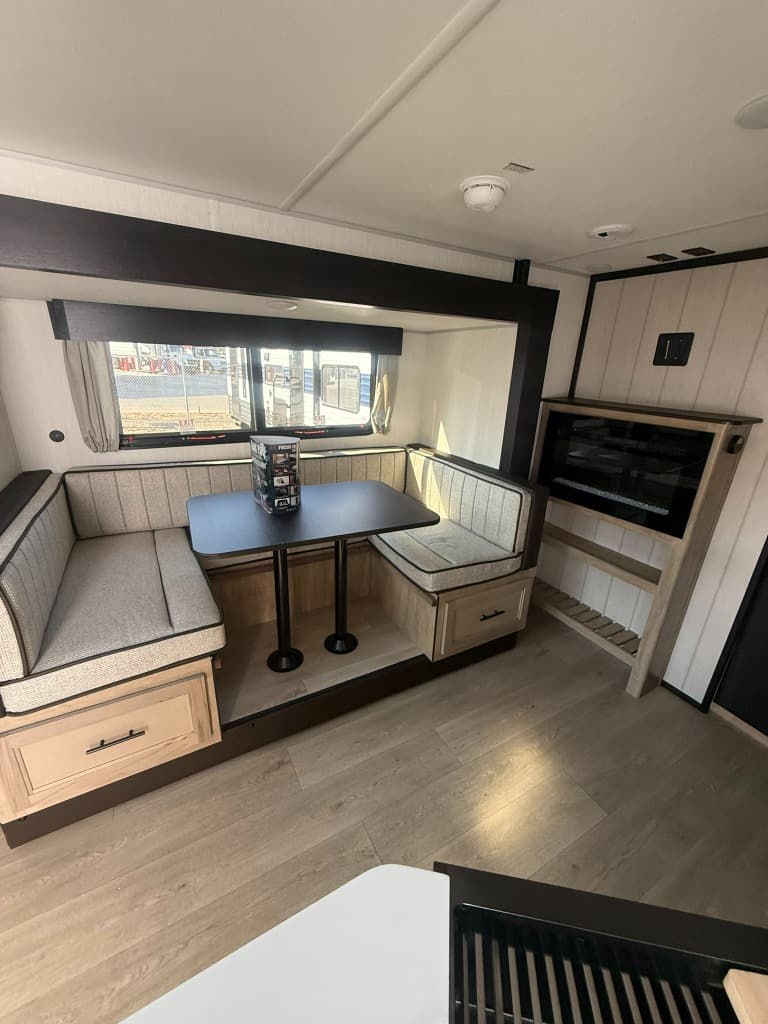 2026 Forest River 2026 Forest River Cherokee Grey Wolf Black Label - thumbnail 16