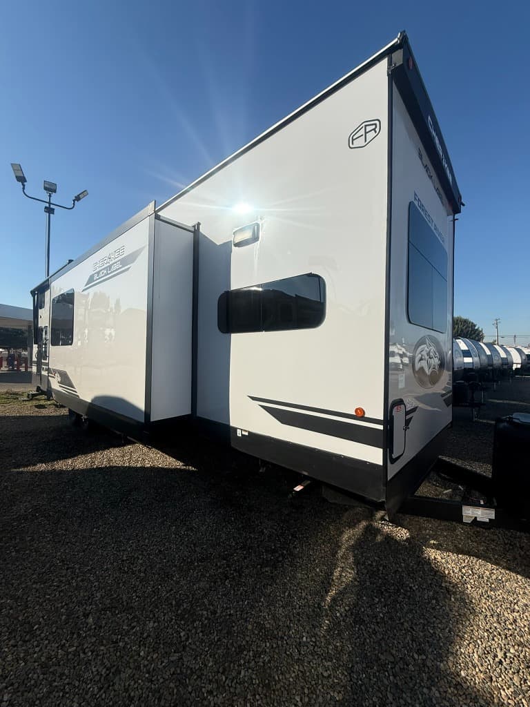 2026 Forest River 2026 Forest River Cherokee Timberwolf Black Label Destination Trailer - thumbnail 4