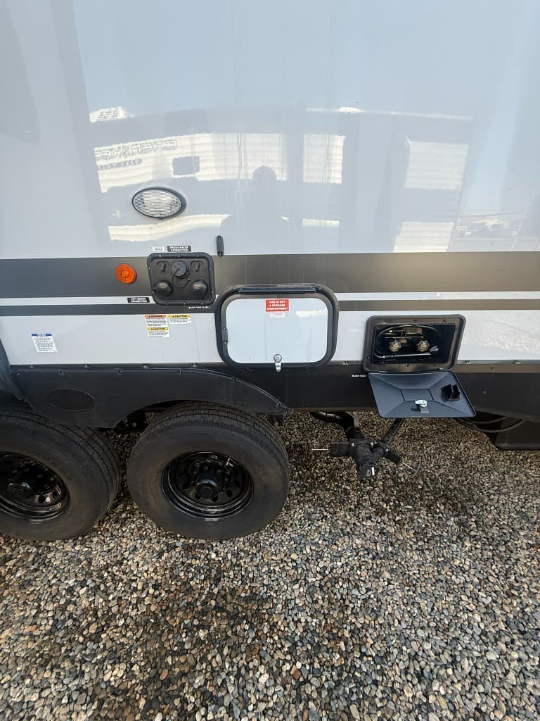 2026 Forest River 2026 Forest River Cherokee Timberwolf Black Label Destination Trailer - thumbnail 6