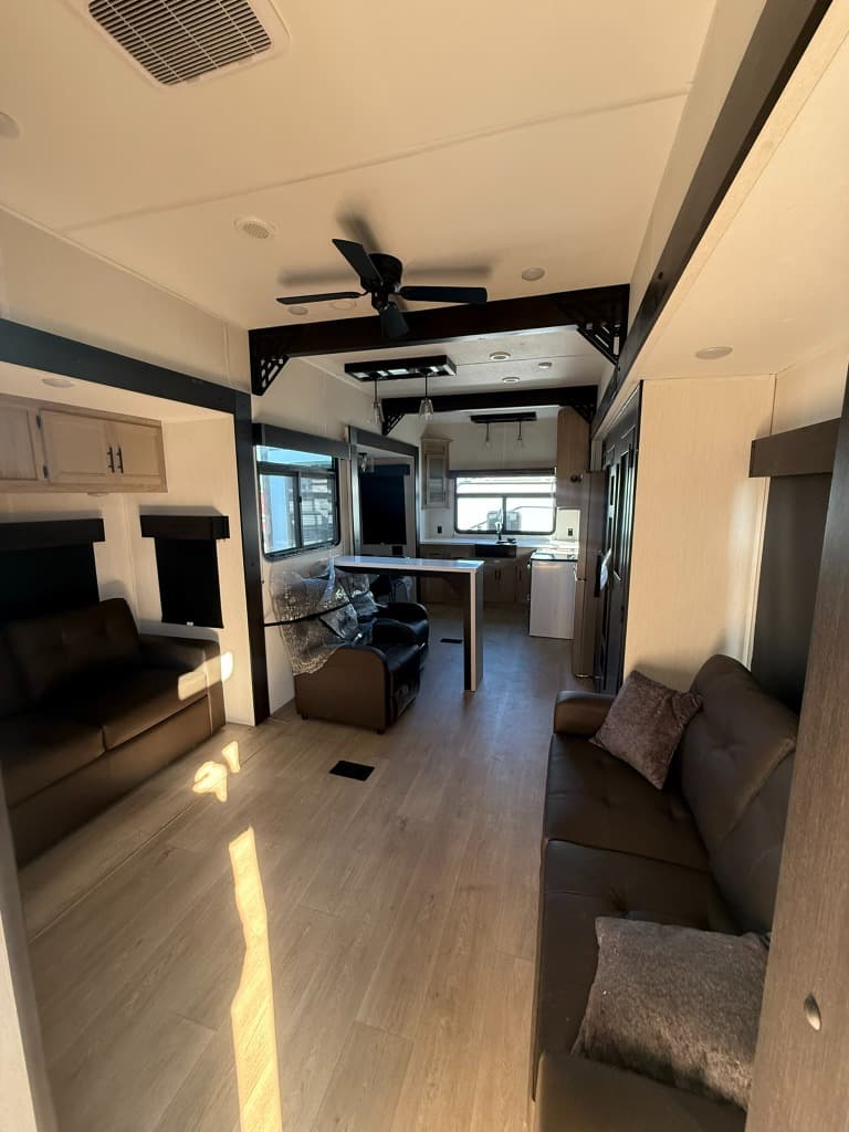 2026 Forest River 2026 Forest River Cherokee Timberwolf Black Label Destination Trailer - thumbnail 9