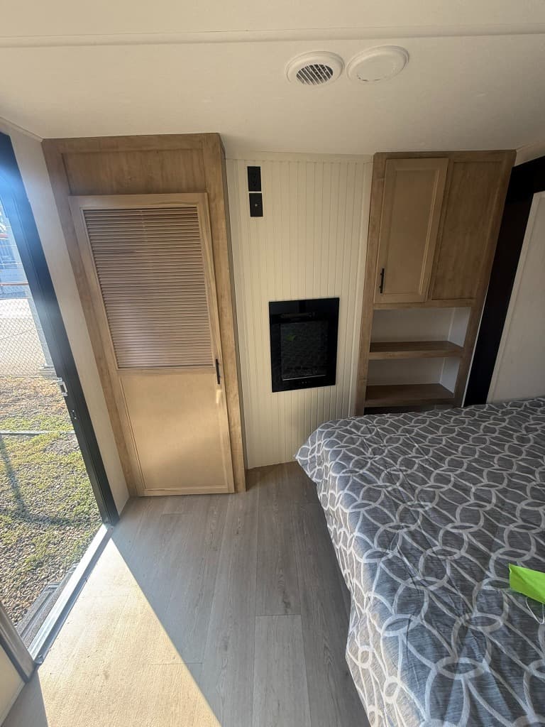 2026 Forest River 2026 Forest River Cherokee Timberwolf Black Label Destination Trailer - thumbnail 13