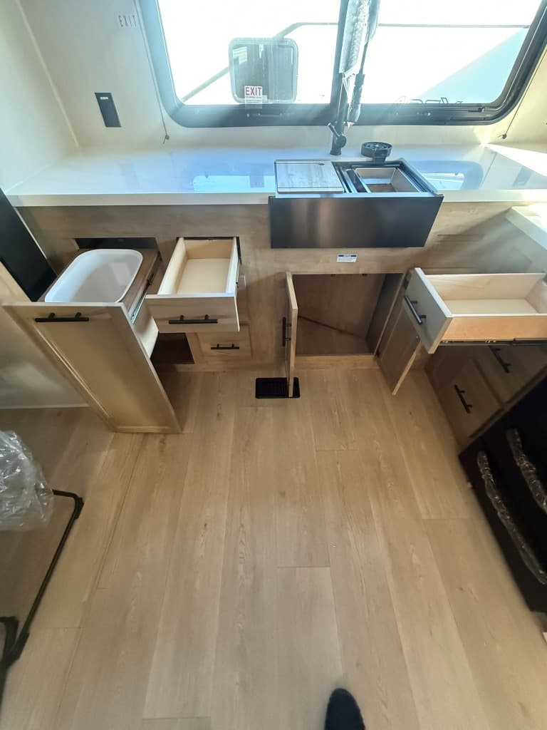 2026 Forest River 2026 Forest River Cherokee Timberwolf Black Label Destination Trailer - thumbnail 15