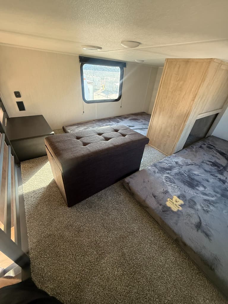 2026 Forest River 2026 Forest River Cherokee Timberwolf Black Label Destination Trailer - thumbnail 21