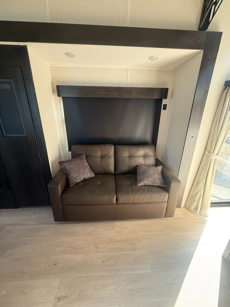 2026 Forest River 2026 Forest River Cherokee Timberwolf Black Label Destination Trailer - thumbnail 29