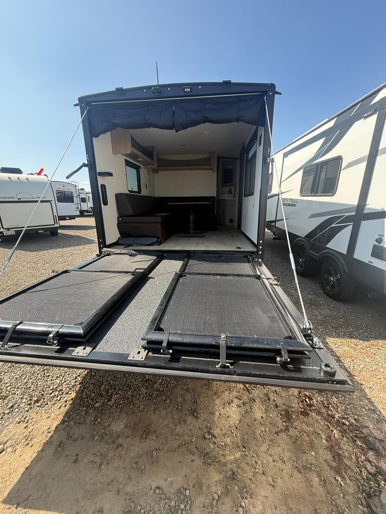 2026 Forest River 2026 Forest River Cherokee Grey Wolf Black Label Toy Hauler - thumbnail 4