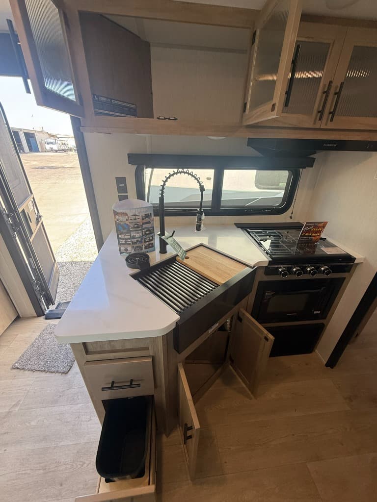 2026 Forest River 2026 Forest River Cherokee Grey Wolf Black Label Toy Hauler - thumbnail 13