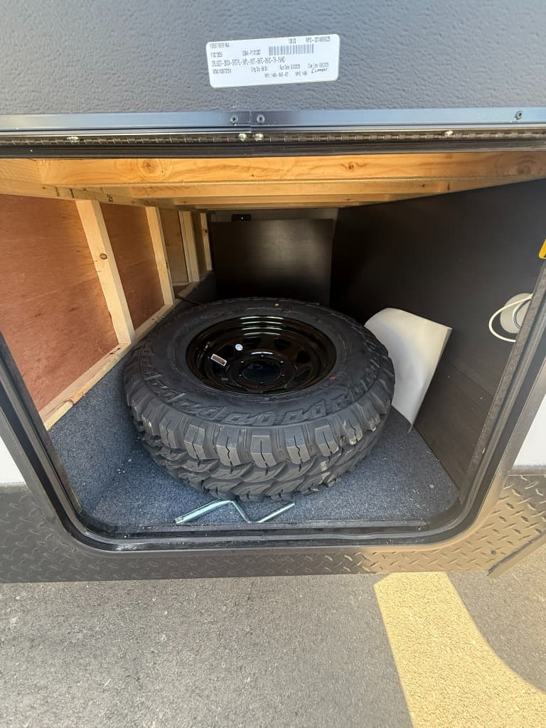 2026 Forest River 2026 Forest River Cherokee Grey Wolf Black Label Toy Hauler - thumbnail 18