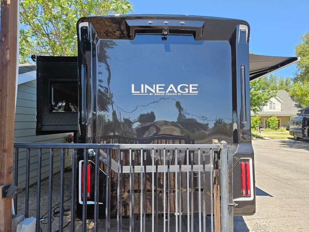 2026 Grand Design 2026 Grand Design Lineage Series M - thumbnail 4