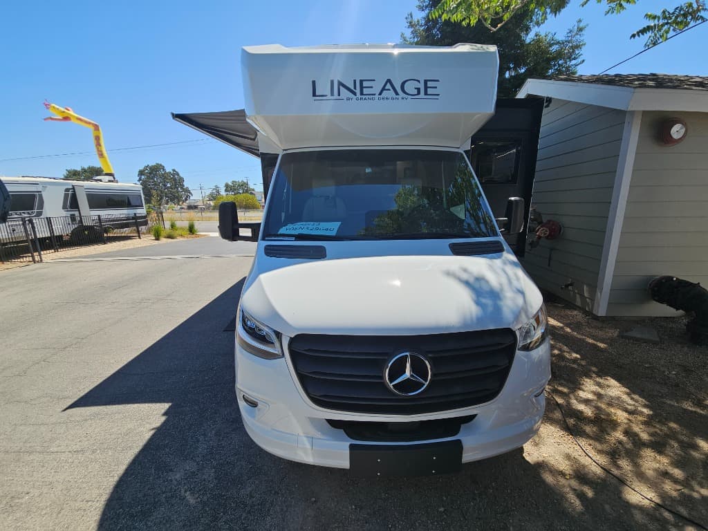 2026 Grand Design 2026 Grand Design Lineage Series M - thumbnail 7