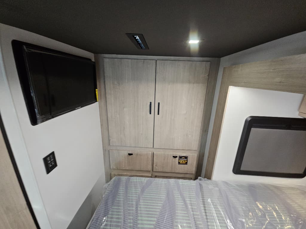 2026 Grand Design 2026 Grand Design Lineage Series M - thumbnail 17