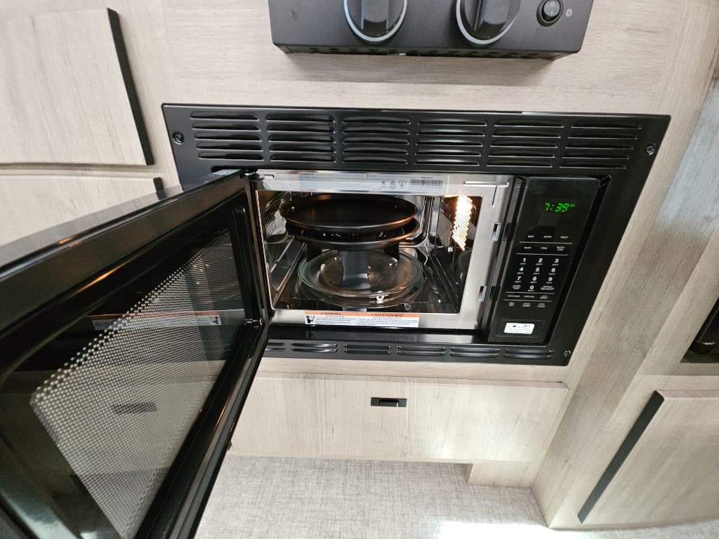 2026 Grand Design 2026 Grand Design Lineage Series M - thumbnail 25