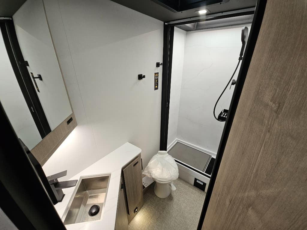 2026 Grand Design 2026 Grand Design Lineage Series M - thumbnail 27