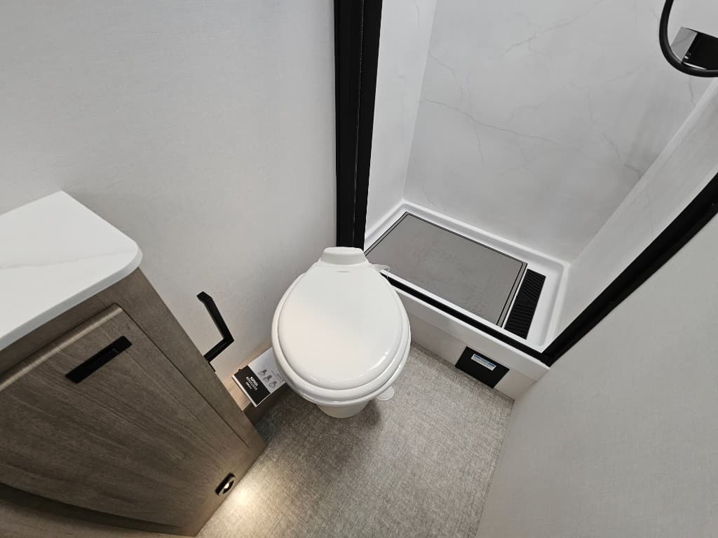 2026 Grand Design 2026 Grand Design Lineage Series M - thumbnail 30