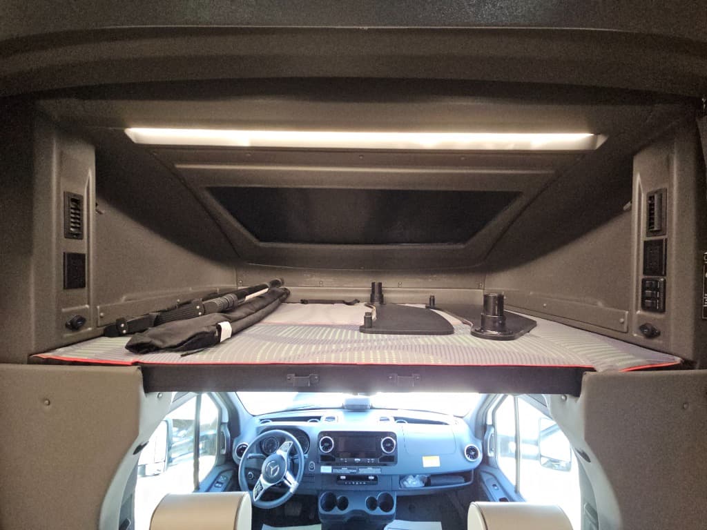 2026 Grand Design 2026 Grand Design Lineage Series M - thumbnail 38