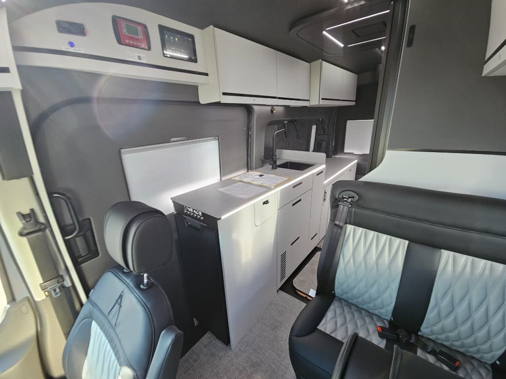 2026 Grand Design 2026 Grand Design Lineage Series Vt - thumbnail 9