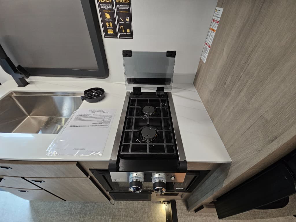 2026 Grand Design 2026 Grand Design Lineage Series M - thumbnail 16