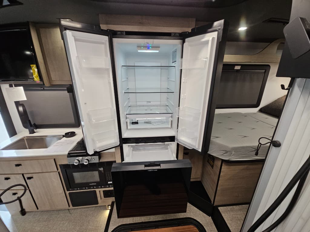 2026 Grand Design 2026 Grand Design Lineage Series M - thumbnail 19