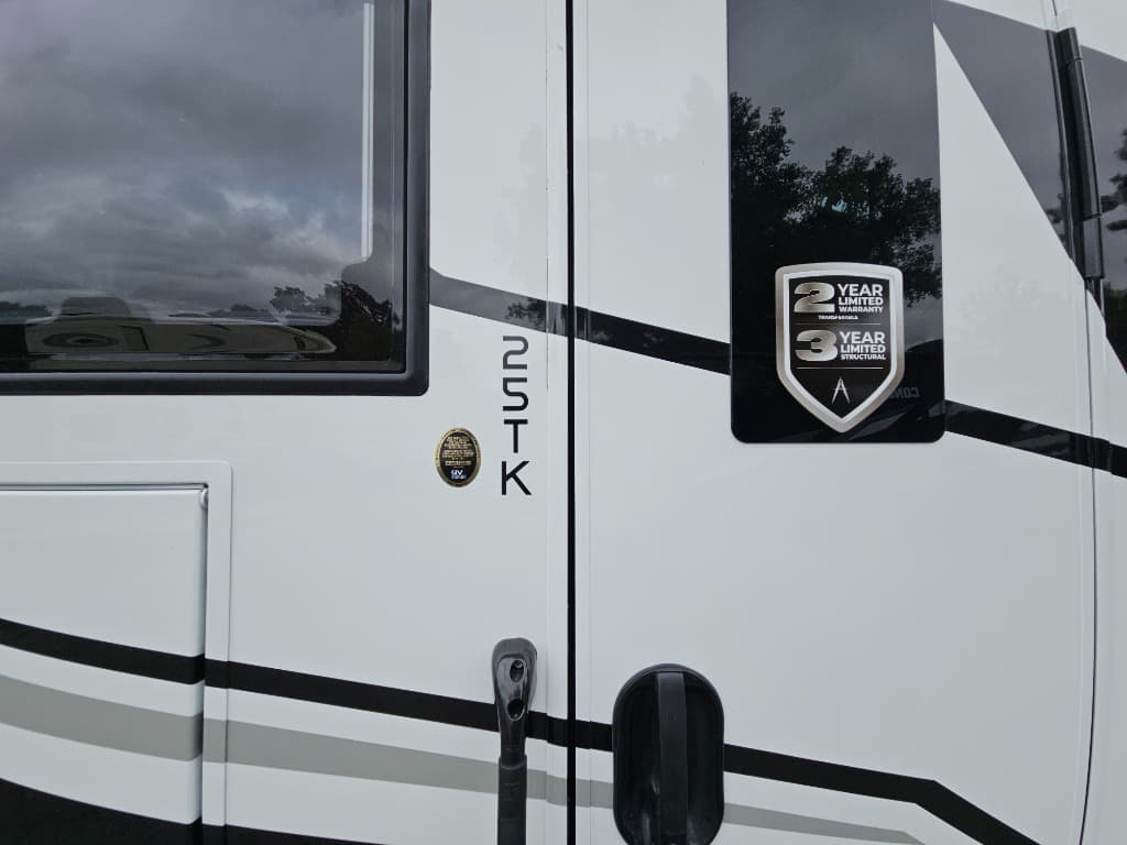 2026 Grand Design 2026 Grand Design Lineage Series M - thumbnail 47