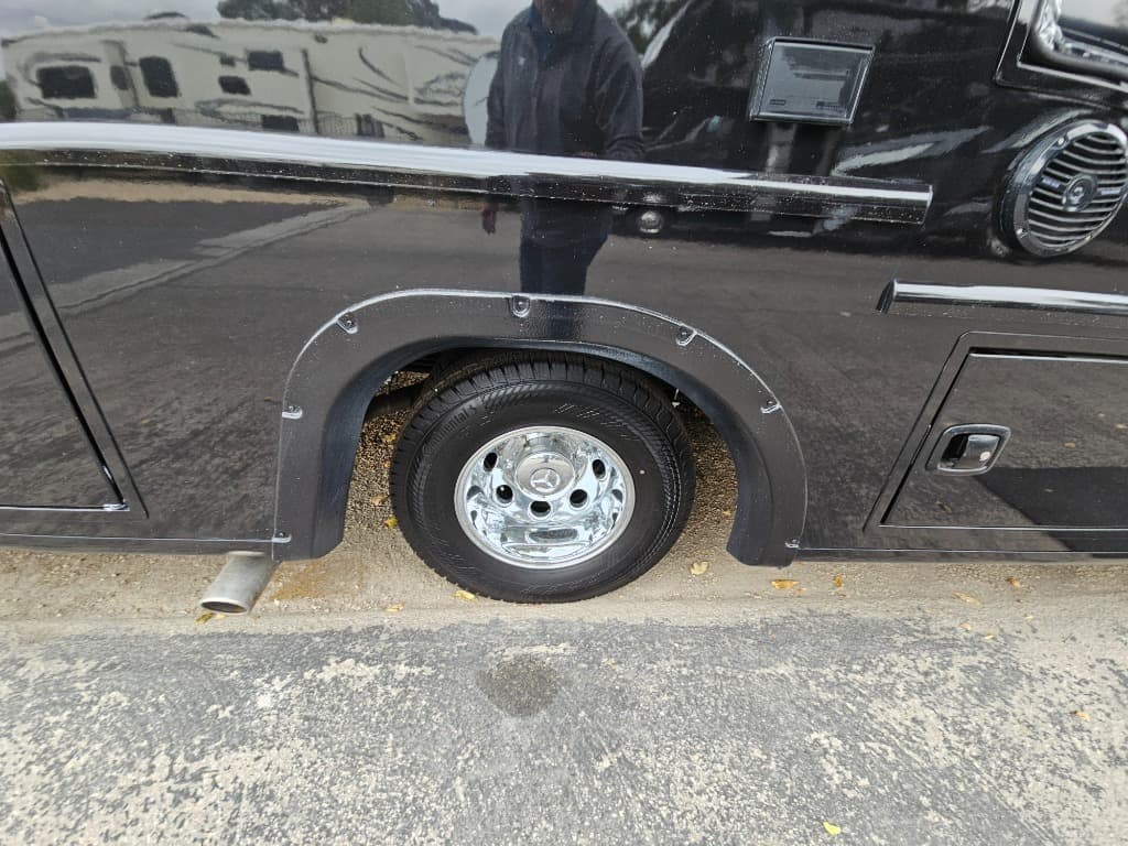 2026 Grand Design 2026 Grand Design Lineage Series M - thumbnail 51