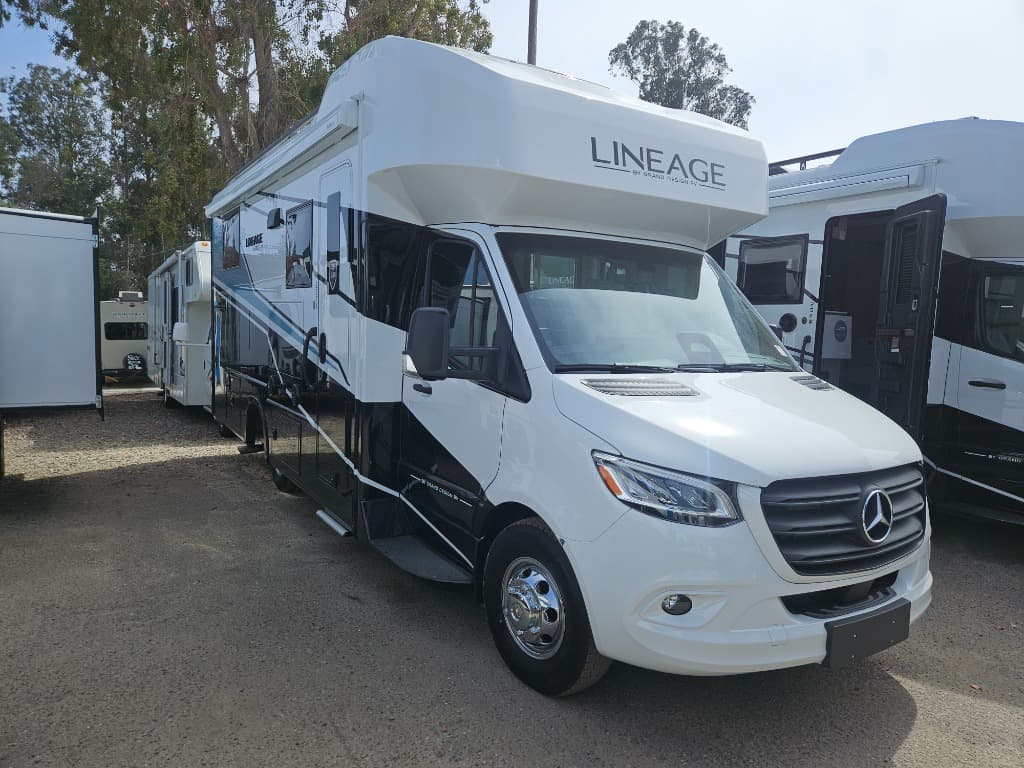 2026 Grand Design Lineage Series M 25TK