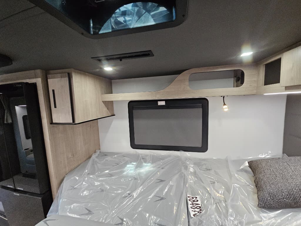 2026 Grand Design 2026 Grand Design Lineage Series M - thumbnail 23