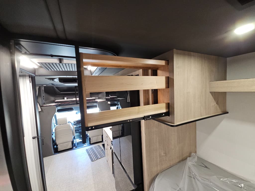 2026 Grand Design 2026 Grand Design Lineage Series M - thumbnail 24