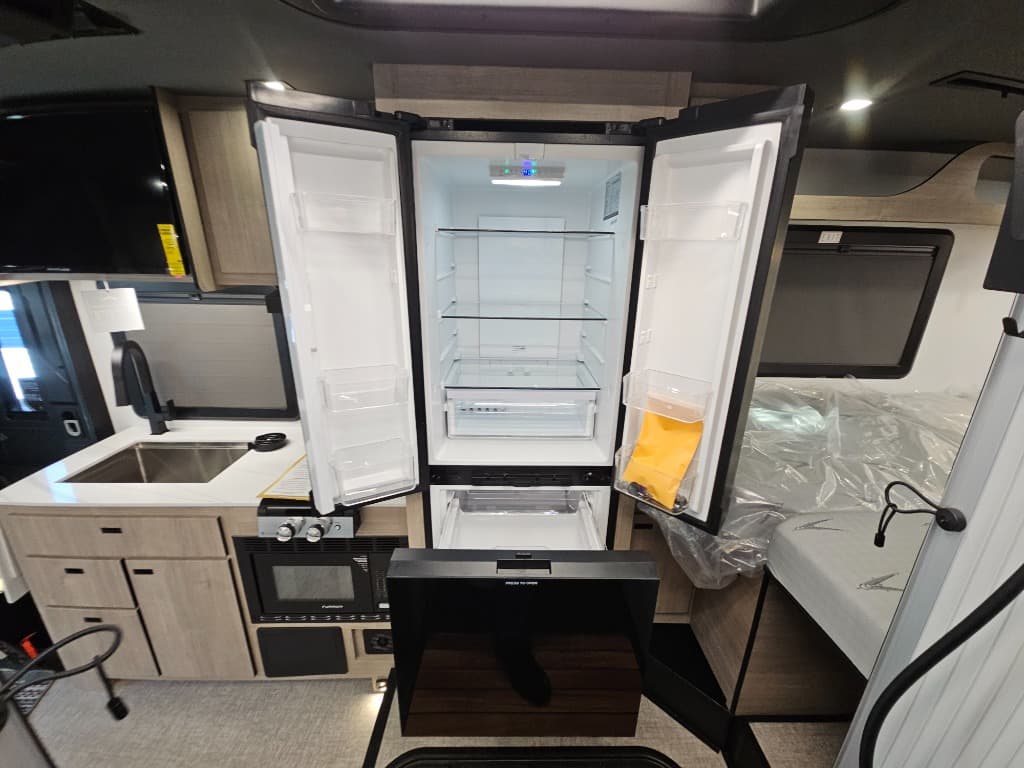 2026 Grand Design 2026 Grand Design Lineage Series M - thumbnail 25