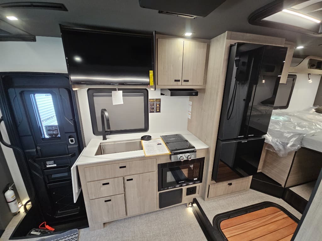 2026 Grand Design 2026 Grand Design Lineage Series M - thumbnail 26