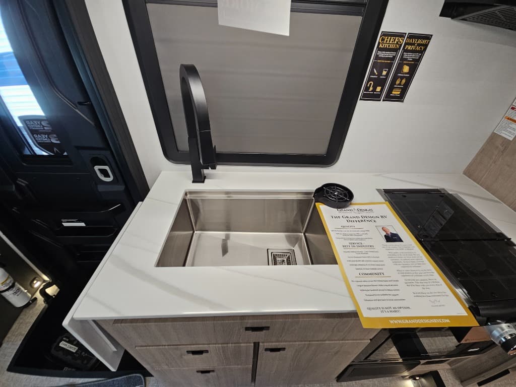 2026 Grand Design 2026 Grand Design Lineage Series M - thumbnail 30