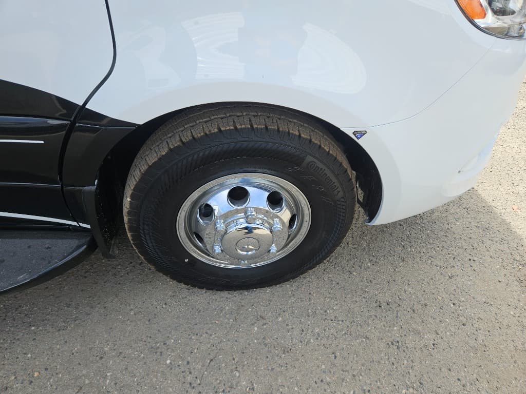 2026 Grand Design 2026 Grand Design Lineage Series M - thumbnail 43