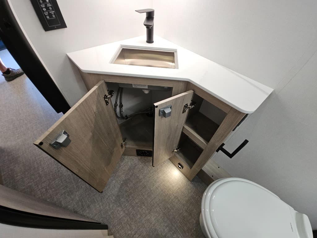 2026 Grand Design 2026 Grand Design Lineage Series M - thumbnail 43