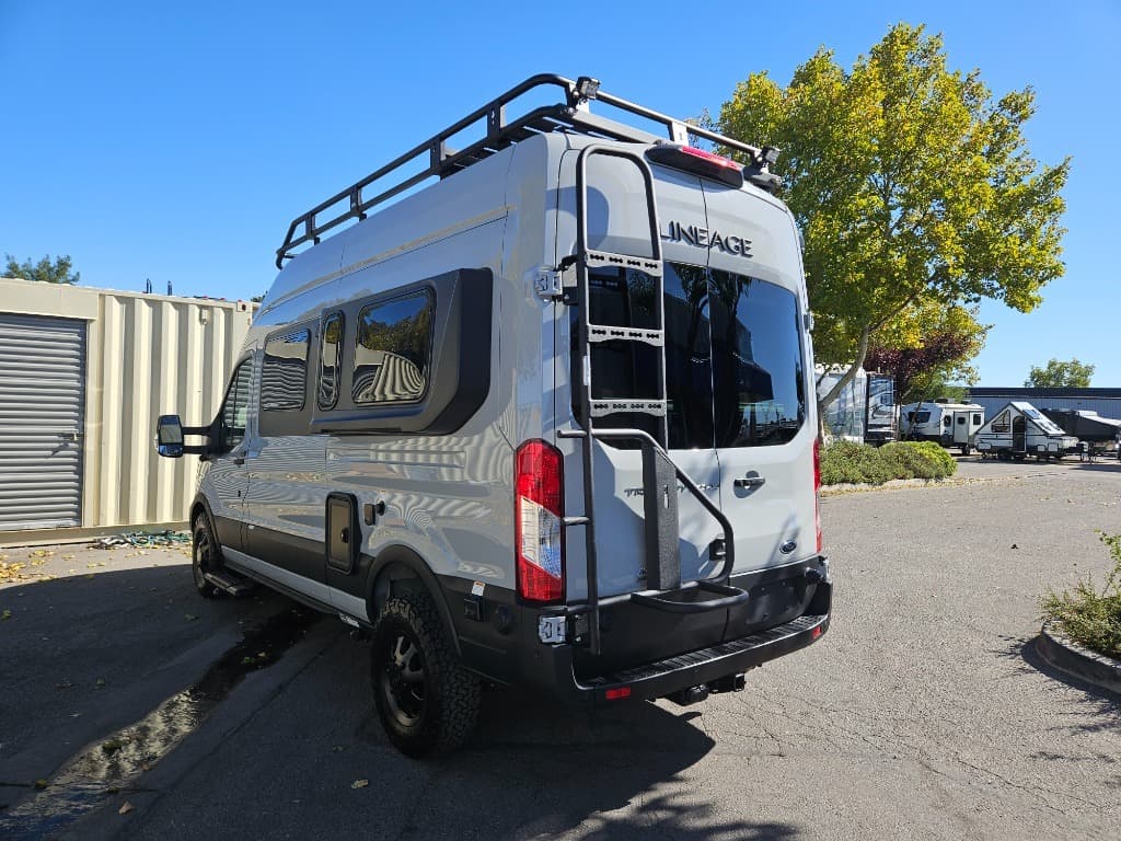 2026 Grand Design 2026 Grand Design Lineage Series Vt - thumbnail 4