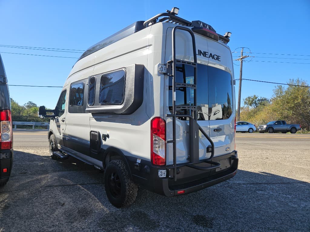 2026 Grand Design 2026 Grand Design Lineage Series Vt - thumbnail 5