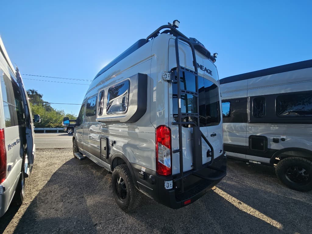 2026 Grand Design 2026 Grand Design Lineage Series Vt - thumbnail 5