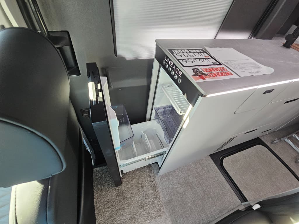 2026 Grand Design 2026 Grand Design Lineage Series Vt - thumbnail 13