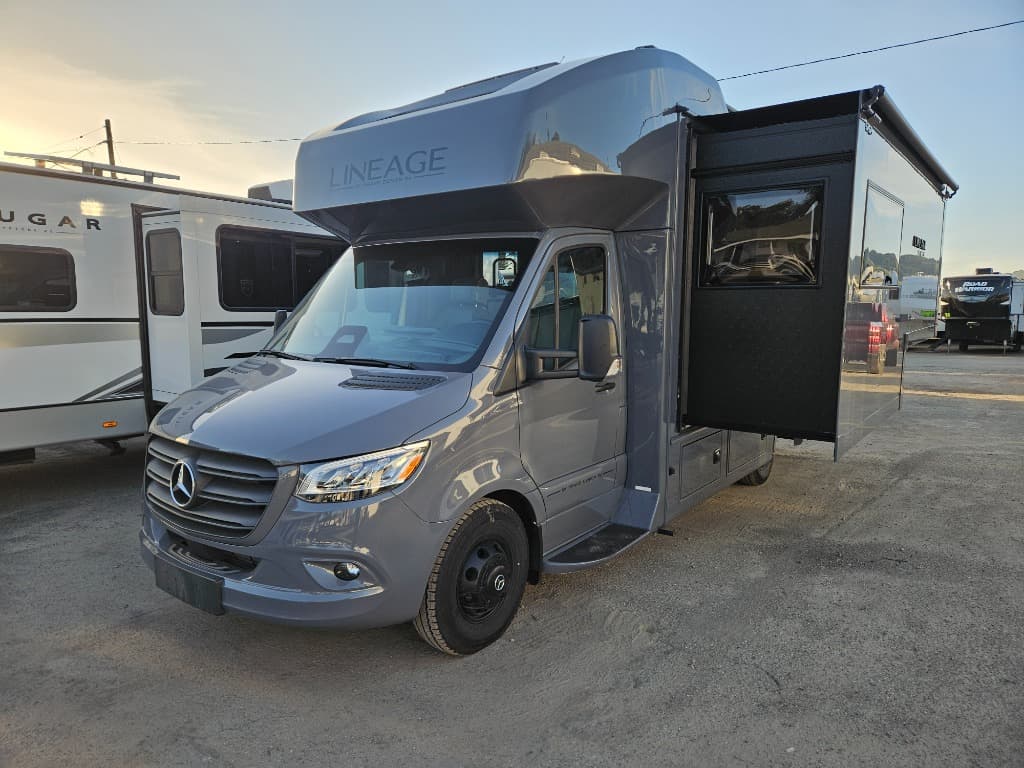 2026 Grand Design 2026 Grand Design Lineage Series M - thumbnail 6