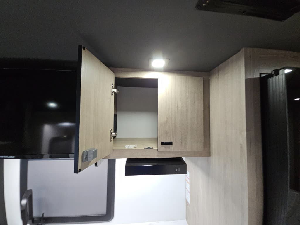 2026 Grand Design 2026 Grand Design Lineage Series M - thumbnail 23