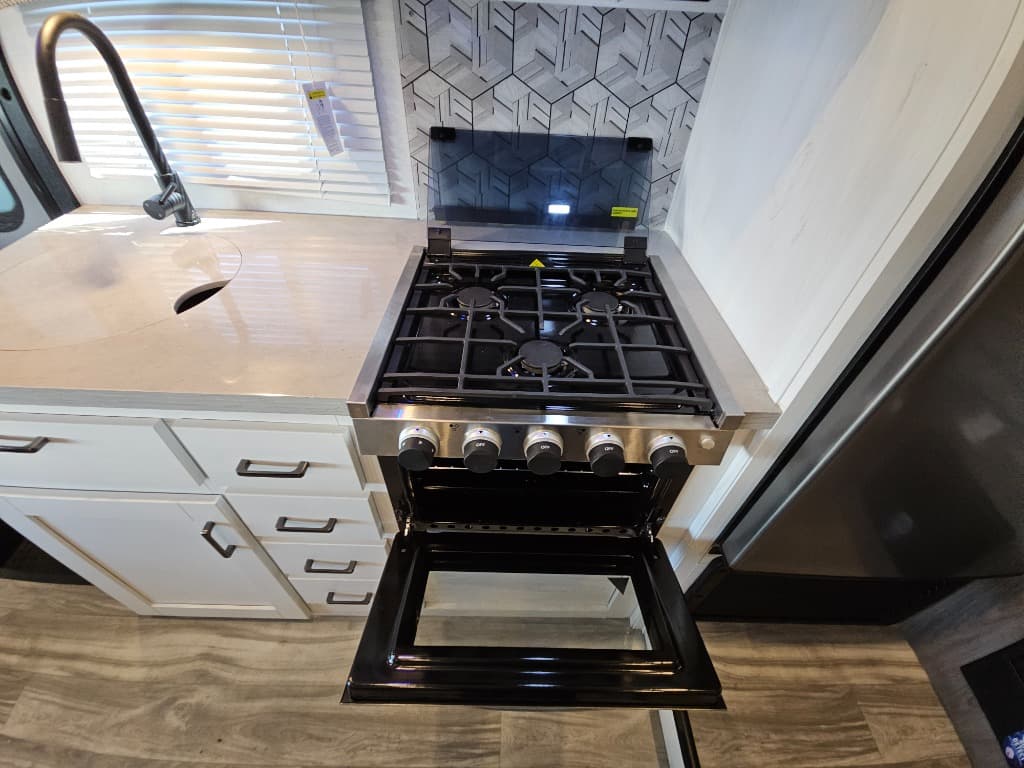 2025 Gulf Stream 2025 Gulf Stream Conquest - thumbnail 31